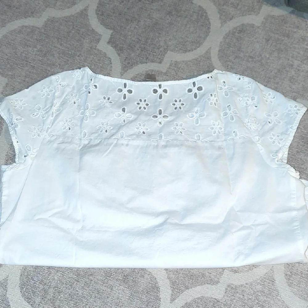LOFT White Eyelet Floral Blouse - Picture 4 of 4
